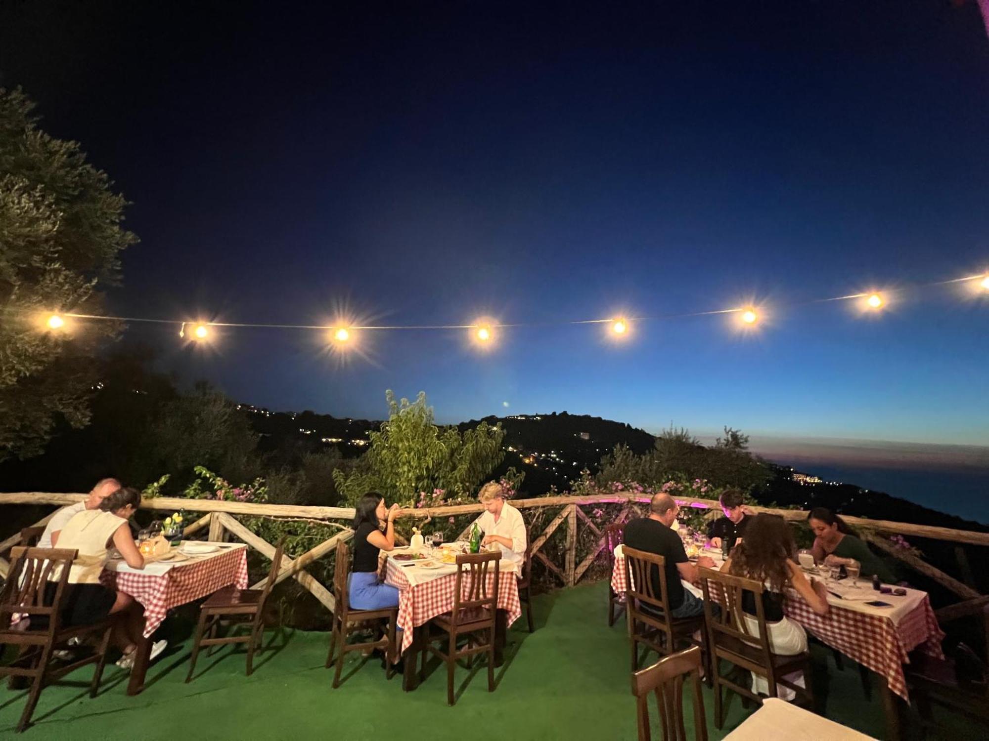 Agriturismo Le Grottelle SantʼAgata sui Due Golfi Exterior foto